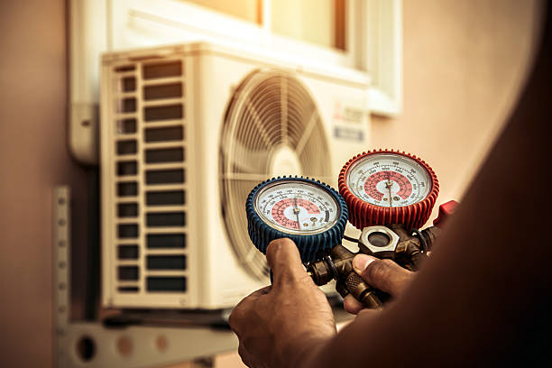 Professional Hvac technician working in Bringhurst, IN